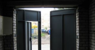 Купить гаражные ворота распашные Шарыпово, цена от 3875 руб.